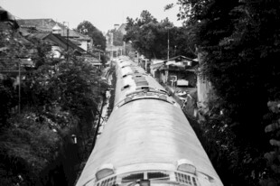 复古黑白乡间公路