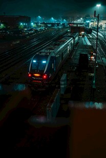 夜间行驶的列车