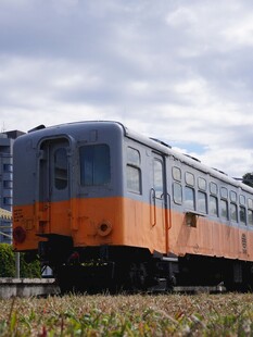 郊外老式客运列车
