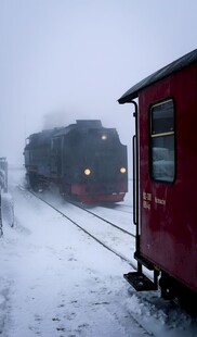 风雪中的蒸汽火车