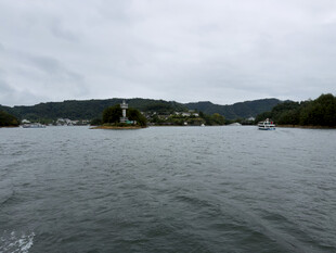 阴天湖景山水风光