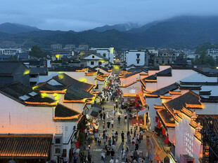 古镇黄昏夜景风光