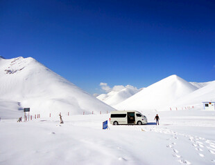 雪原冬日自驾风光