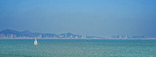 近海天际帆船远景