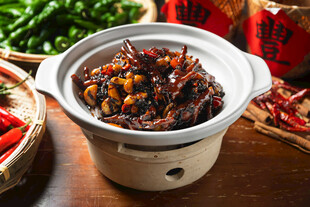 梅干菜烧鸡爪