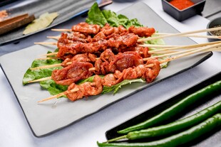 新鲜待烤肉串食材