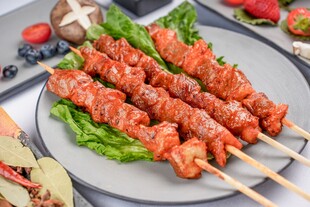 美味腌制鲜肉串