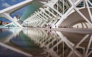 现代滨水艺术建筑景观
