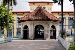 红顶拱廊特色建筑