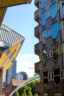 城市特色建筑仰拍