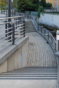 城市户外人行坡道
