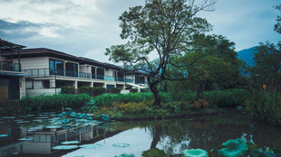 临湖度假建筑风光