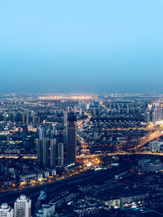 暮色都市高空全景
