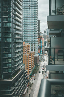 朦胧都市高楼街景