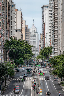 城市主干道街景