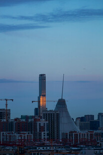 暮色下的城市远景