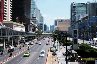 城市中心道路街景