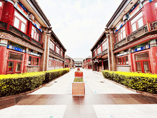 中式仿古商业街街景