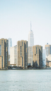 滨水城市摩天建筑群