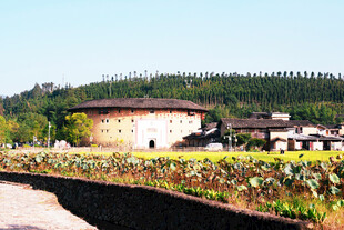 客家土楼田园风光