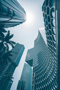 仰拍城市摩天商务建筑群