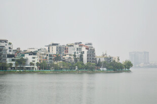 雾中临湖住宅建筑群
