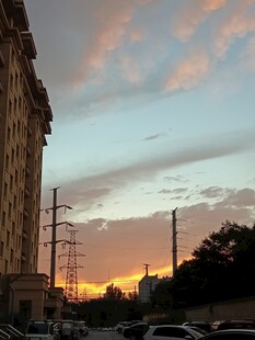 城市黄昏晚霞街景