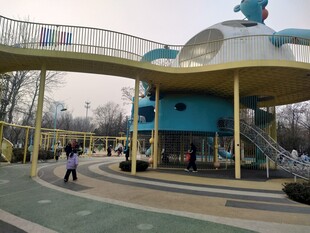 户外儿童乐园场景