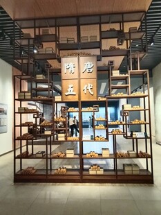 中式复古博古架展厅