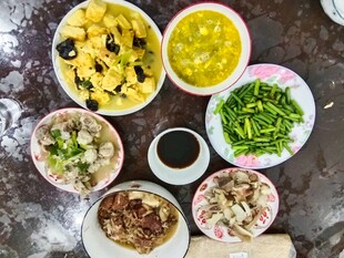一桌家常饭菜