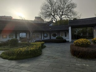 中式庭院晨光景致