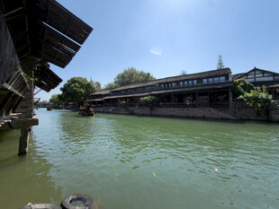 江南水乡河畔古建风光