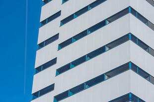 现代建筑几何外立面