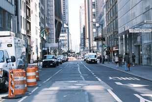 城市中心街道街景