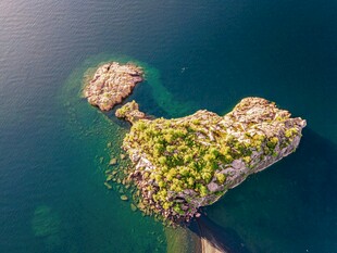 海上岛屿风光