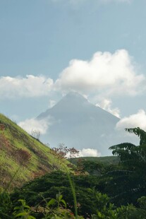 山野远眺火山风光