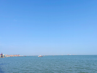 碧海蓝天晴朗海景