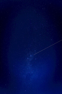 夜空划过的流星