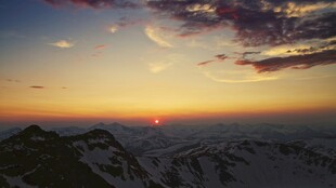 高山云海日出风光