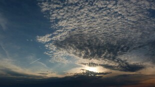 日落时分天空云景