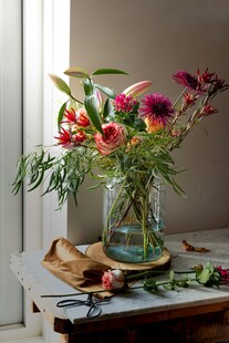 窗边插花静物