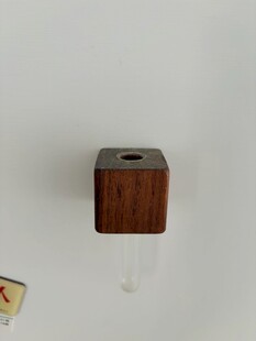 迷离花瓶