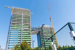 在建城市高层连体建筑