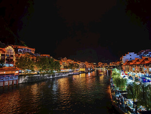 镇远古城夜景