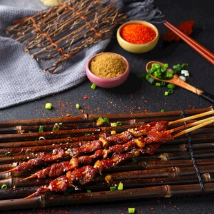 风味烤串配蘸料