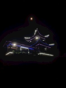 月夜下的中式古建