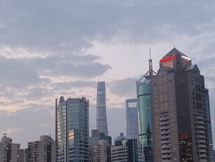 城市黄昏摩天建筑群
