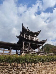 郊野中式古亭风光