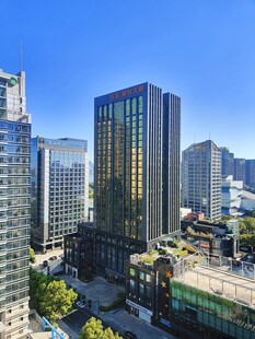 都市高层商务楼宇景观