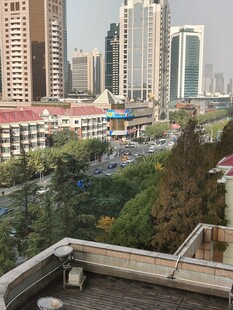 城市高层俯瞰街景